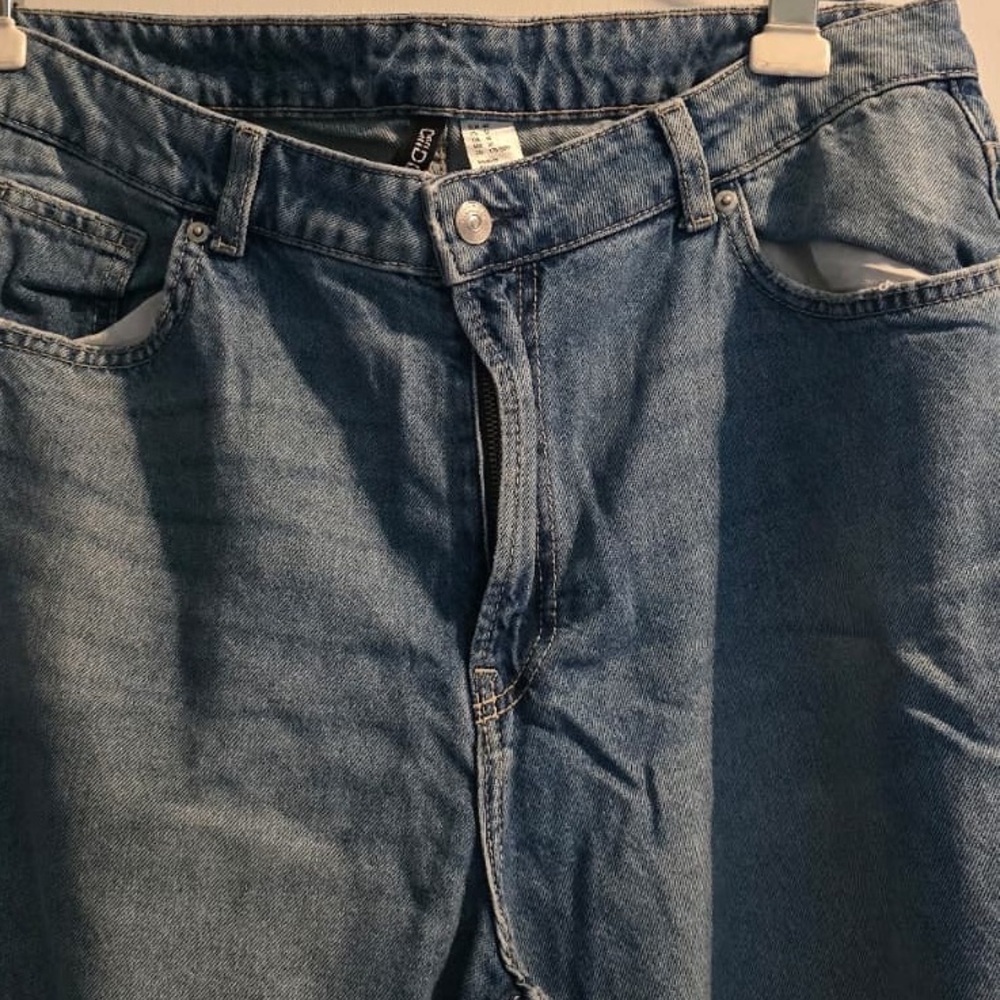 H&M Light Blue Ripped Straight Leg Jeans - Picture 13 of 13